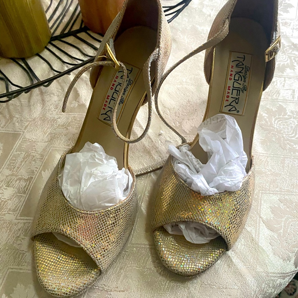 Beautiful handmade tango shoes from Argentina by Tanguera
